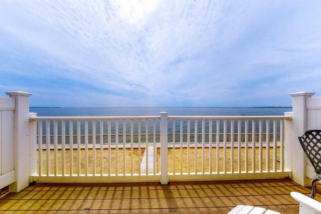 North Truro Apartment | Bayside Beauty