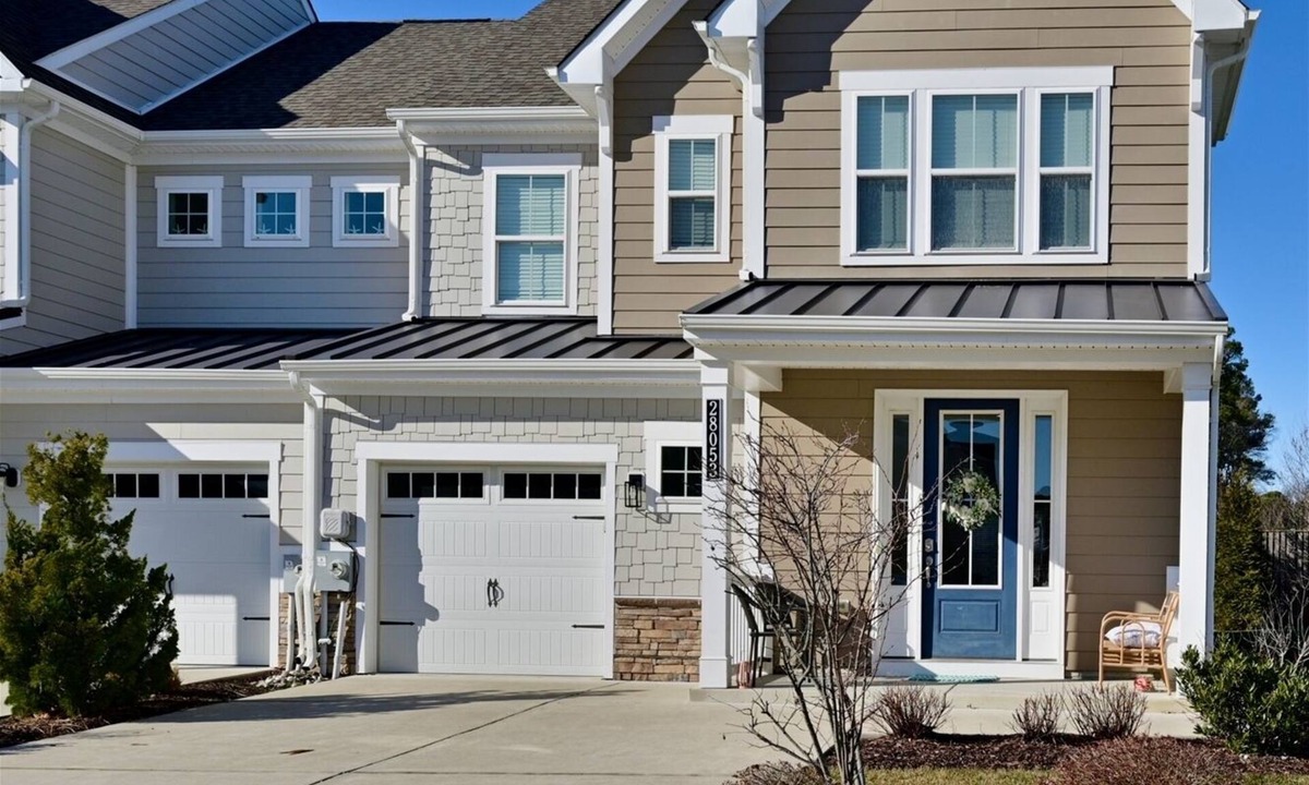 Bayside Villa | Bayside: Fenwick Island: 4BR 2.5 Baths New Listing Lovely 4 BR 2.5 Bath Twin
