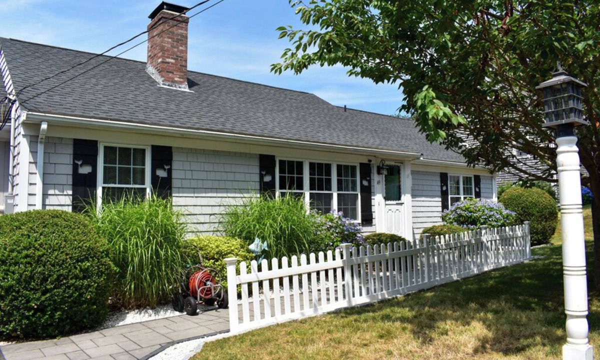 East Dennis House | Bayside five bedroom sleeping 10 with air conditioning