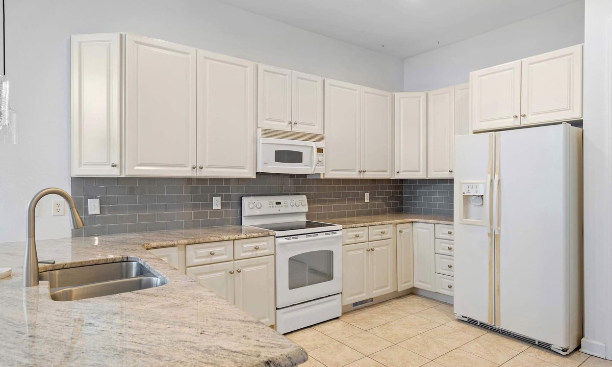 Bayside Village Villa | Bayside Founders – Stay for 12!