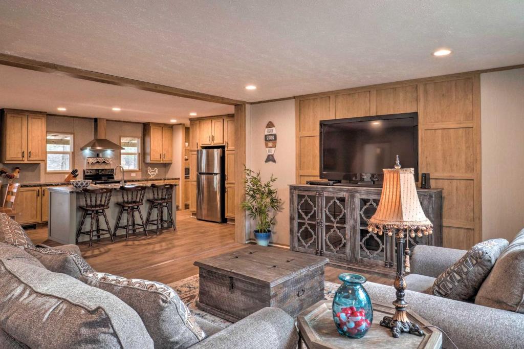 Negreet House | 'Bayside' Louisiana Vacation Rental w/Dock!