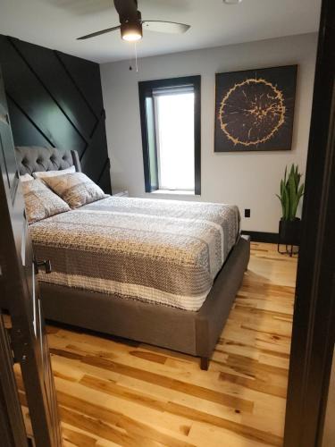Manitoulin District Apartment | BAYSIDE RESORT, 2 O'CLOCK SUITES