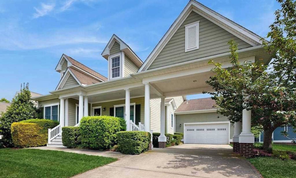 Sun Ridge House | Bayside Resort house with pool, lakefront, golf on-site, & tennis court