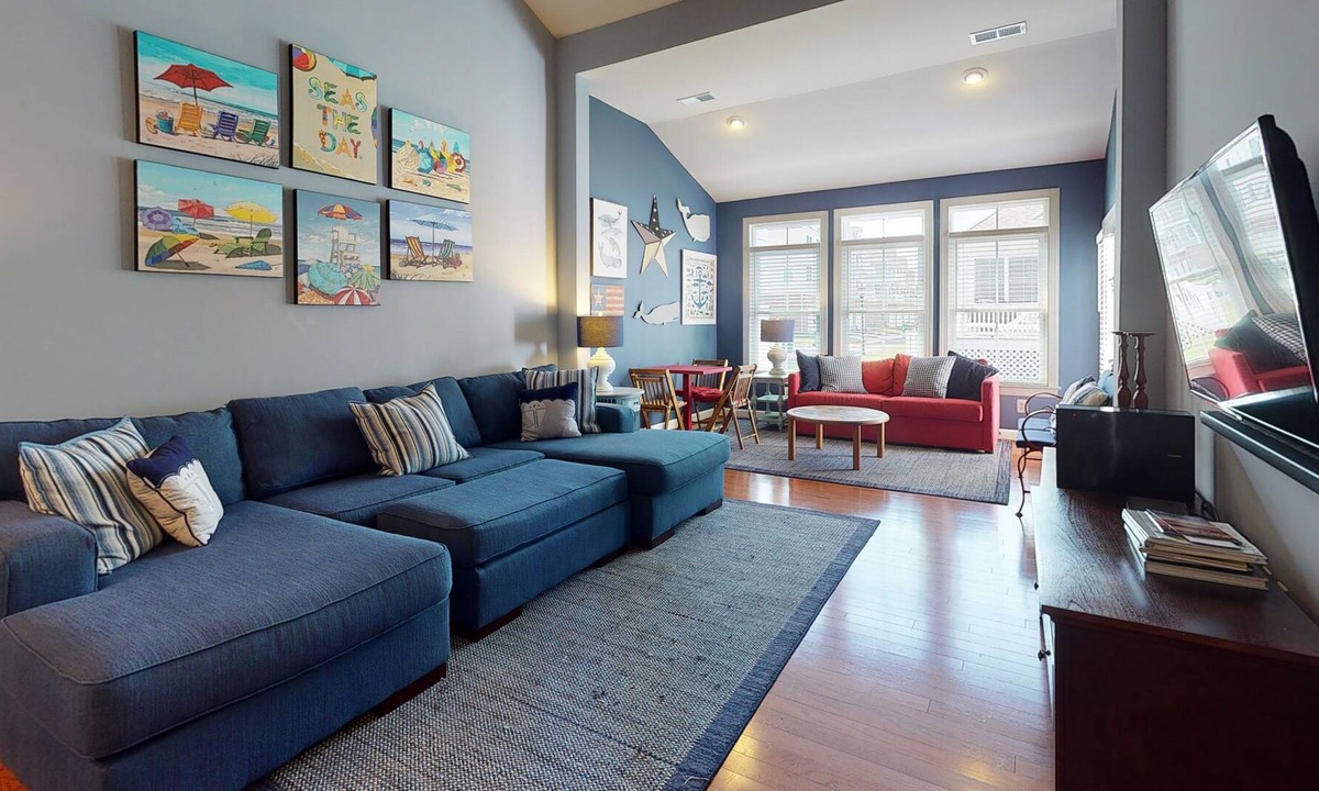 The Commons House | Bayside Resort townhouse w/ games, basketball court, shared sauna, gas grill