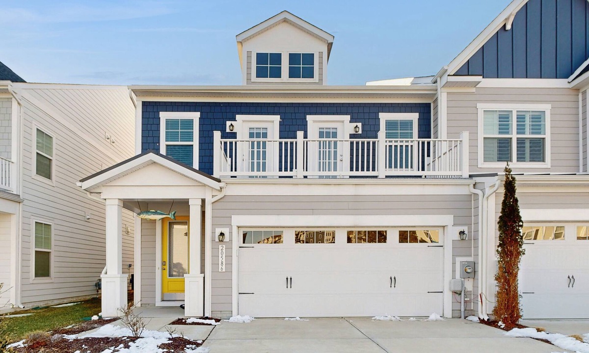 St. Martin House | Bayside Resort townhouse with indoor and outdoor pools and hot tub - dogs OK