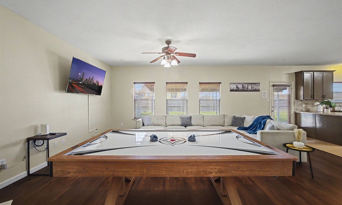 Baytown House | Baytown Htown Escape | Air Hockey Yard BBQ Games