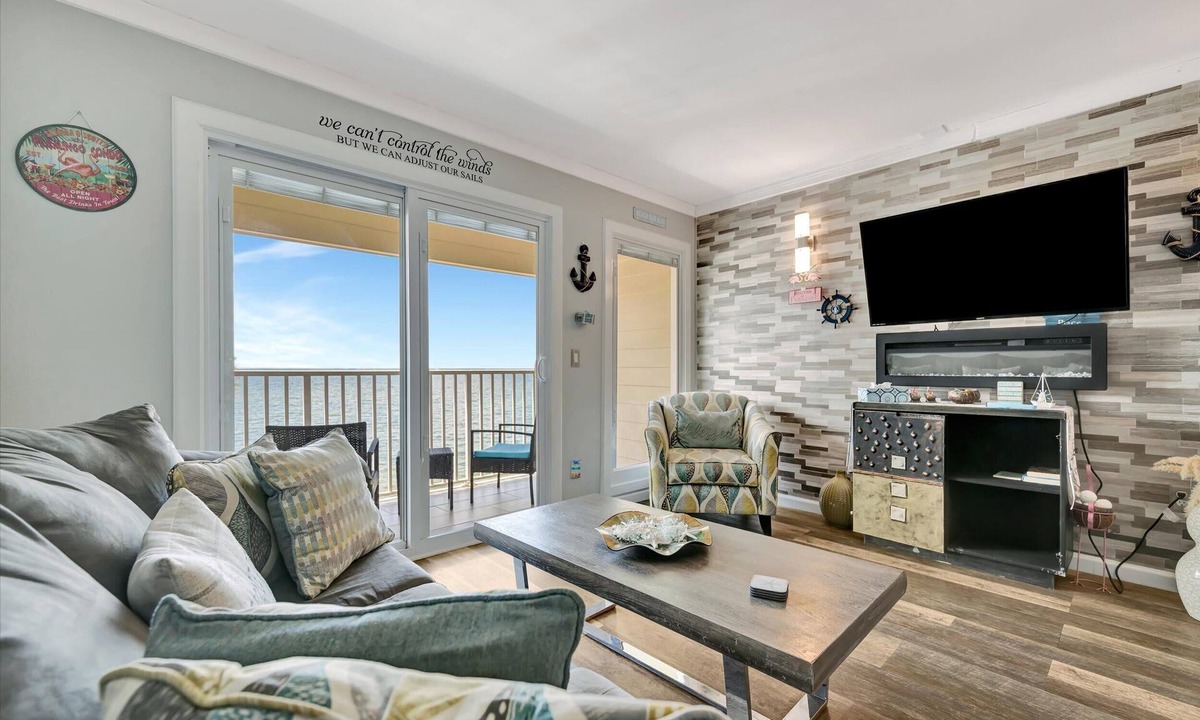 Rocky Point Condo | Bayview Balcony Condo, Heated Pool + Bar & Grill!