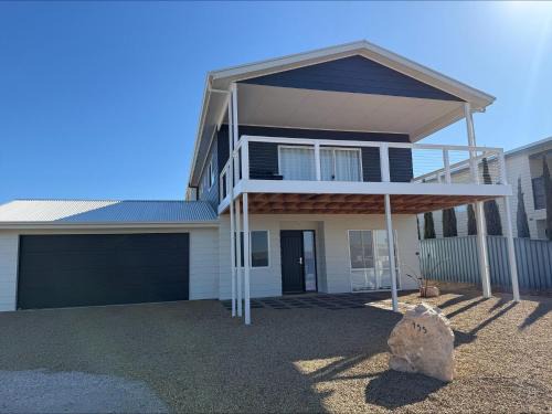 Para Wurlie House | Bayview Escape