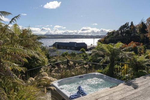 Two Mile Bay House | Bayview Lake Taupo