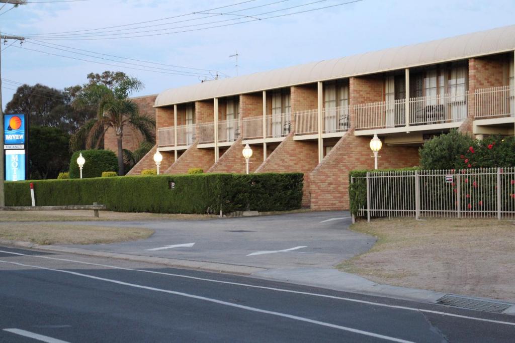 Capel Sound Hotel | Bayview Motel Rosebud/Rye