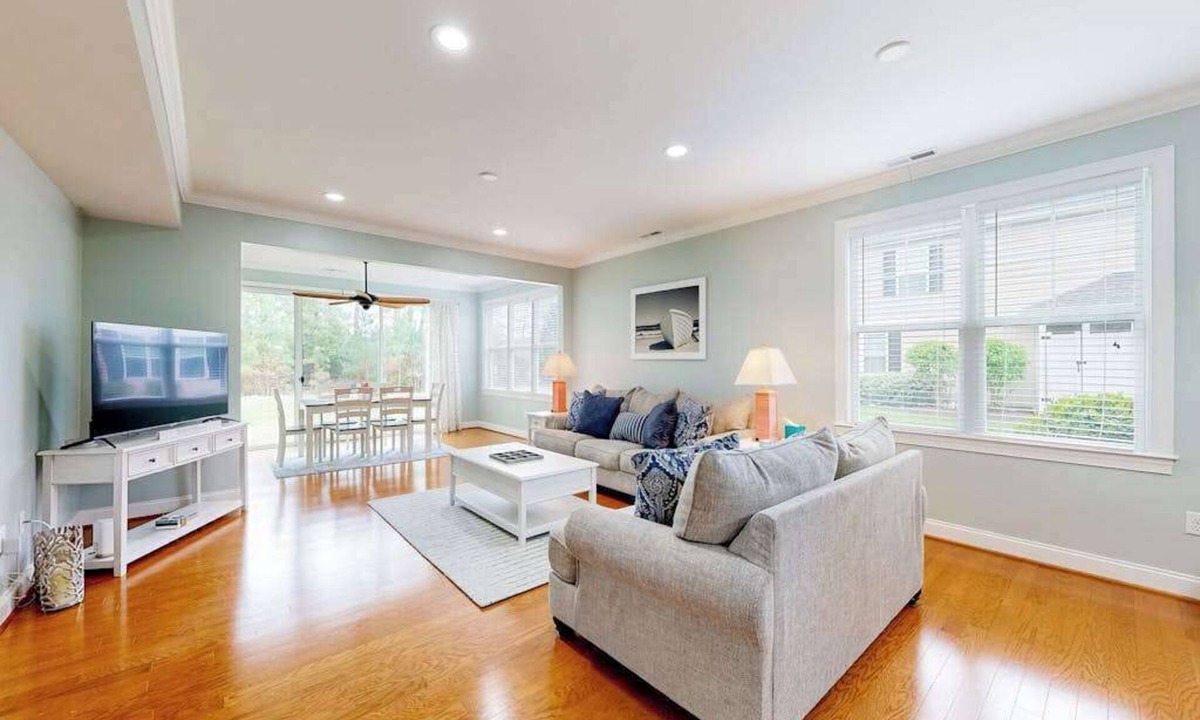 Selbyville Condo | Bayville Shores townhome with a modern interior, AC, & W/D - pool access