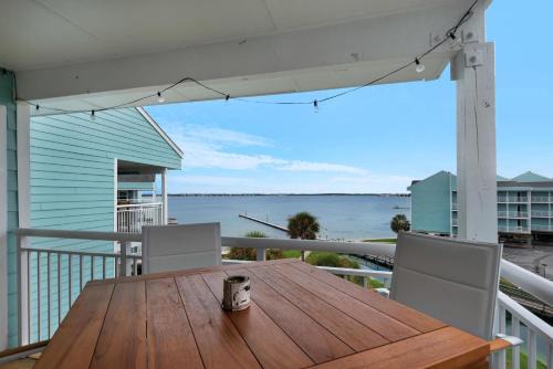 Pensacola Beach Apartment | Baywatch C10