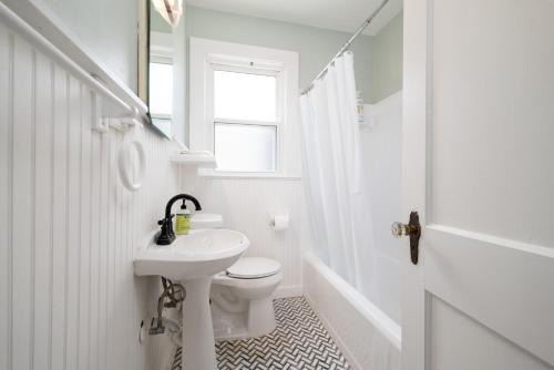 Jacksonville Beach Apartment | Be A Nomad - Beach Bliss - Close to beach