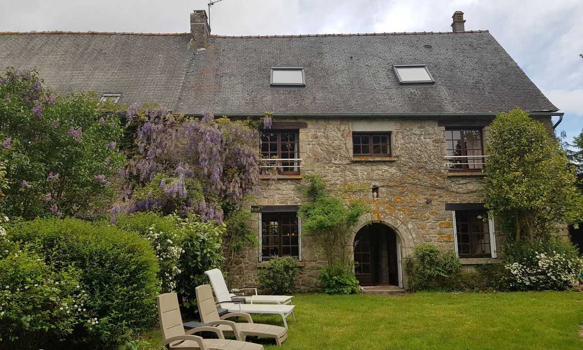 Saint-Igneuc House | Beautifully Restored Detached Stone House