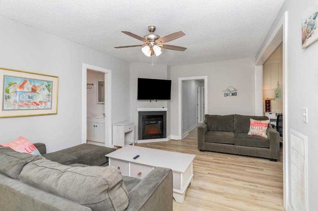 Willoughby Spit House | Be R 1stGuests- 5 Star Beach Villa +CoffeeBar+W/D+Fast WiFi!