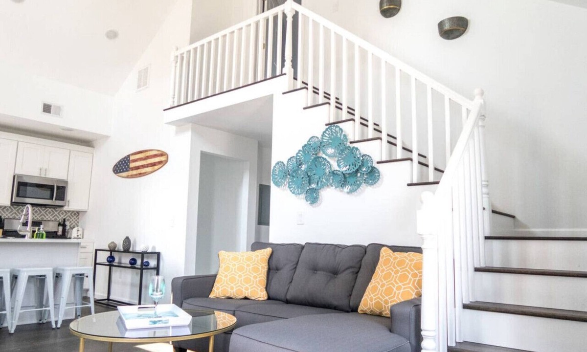 Ventnor City Apartment | Beach 2 blocks with parking and Patio