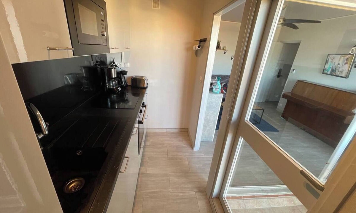 Port-la-Nouvelle Apartment | Beach 200m away - Bright T2 with fast Wifi