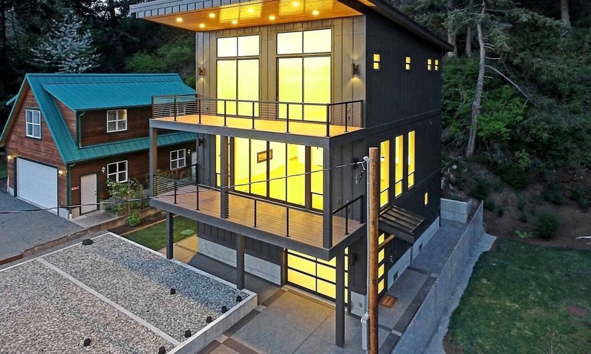 Camano Island House | Beach Access, Chef’s Kitchen, Rain Shower, Peloton