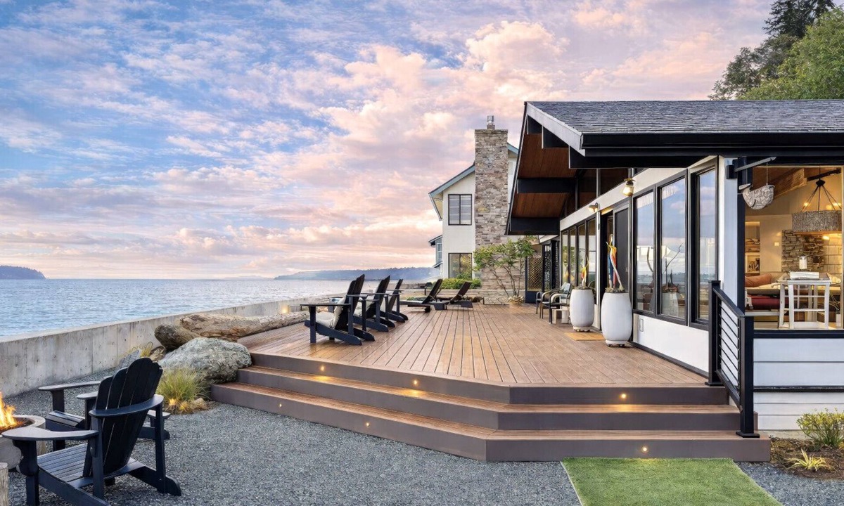 Bells Beach House | Beach Access, Kayaks, SUP, and Whale watching