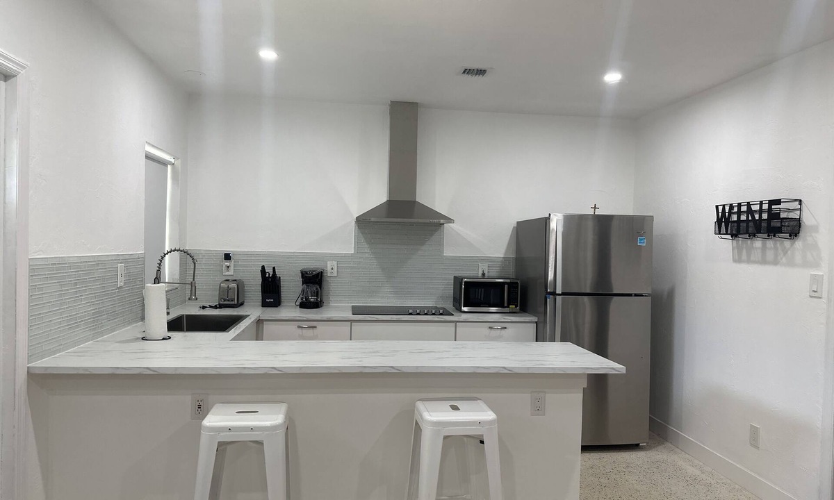 South Lake Apartment | Beach Apartment in Hollywood