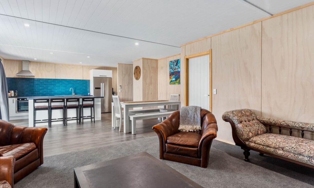 Waiotahi House | Beach Bach on Boulevard
