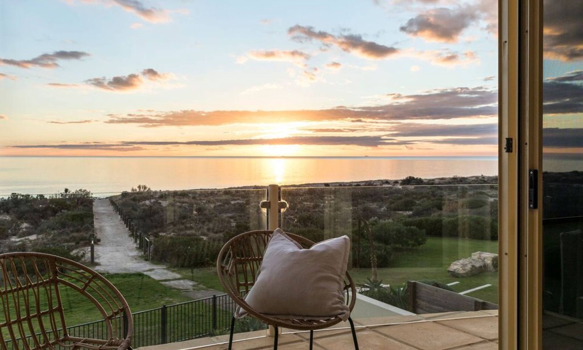 Tennyson House | Beach Bliss - Ocean Views/Private Beach Access