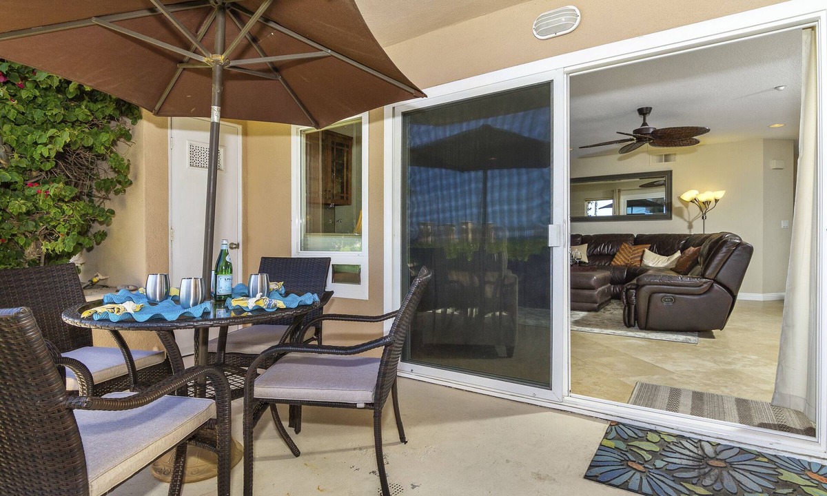 Townsite Condo | Beach Bliss Remodelled Ocean View Steps to Beach Xtra Large and comfortable