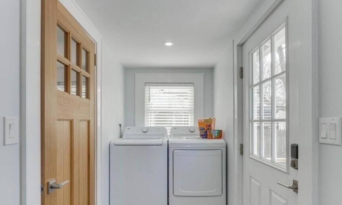 Pipes Cove House | Beach Block Hideaway