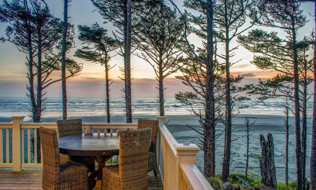 Seabrook House | Beach Bluff: Oceanfront, Hot Tub, Dog Friendly!
