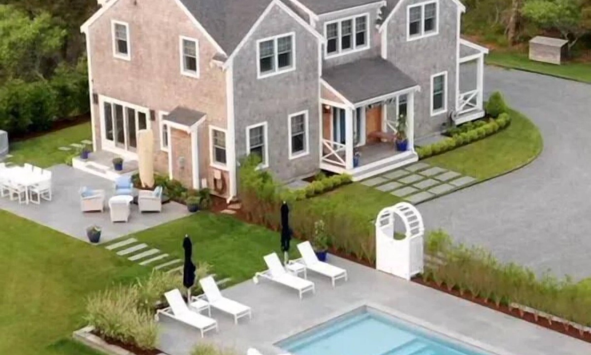 Surfside House | "Beach Break" - 5BR Home in Surfside!