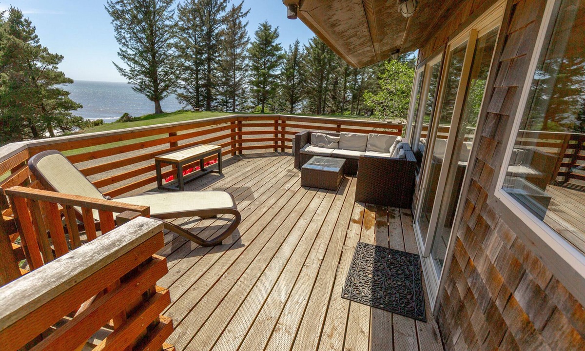 Brookings House | Beach Bungalow at Crook Point