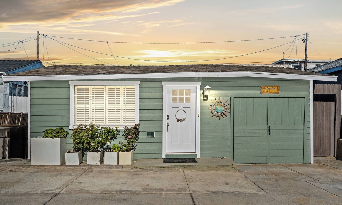 Silver Strand House | Beach Bungalow Steps to Sand
