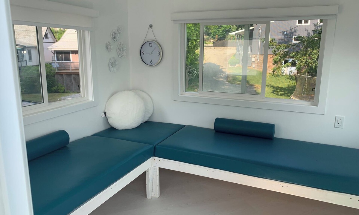 Port Dover Cabin | Beach Bunkie Glamping in Port Dover