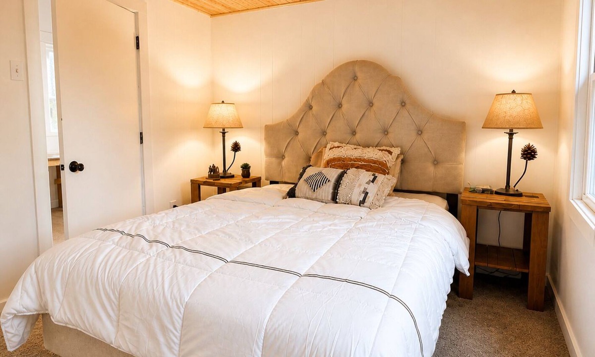 Birchwood Village Cabin | Beach Cabin Near White Bear Lake 2-Min Walk to Lake Fire Pit Sleeps 5