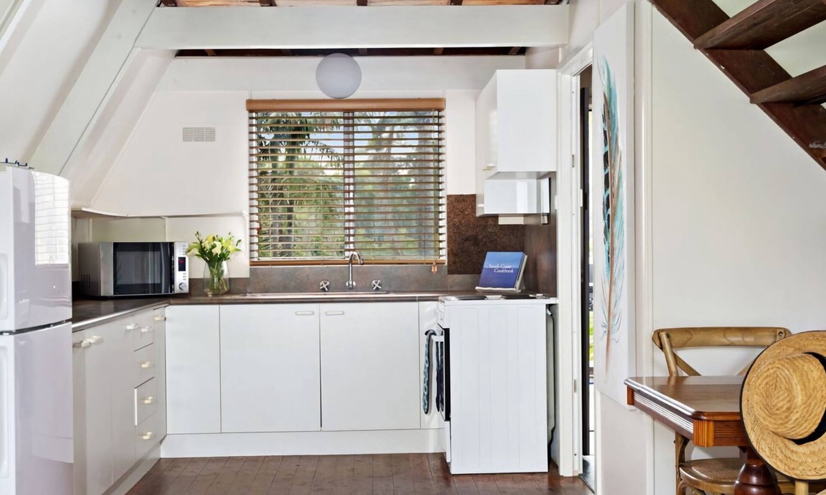 Mollymook Beach House | Beach Chalet in Mollymook