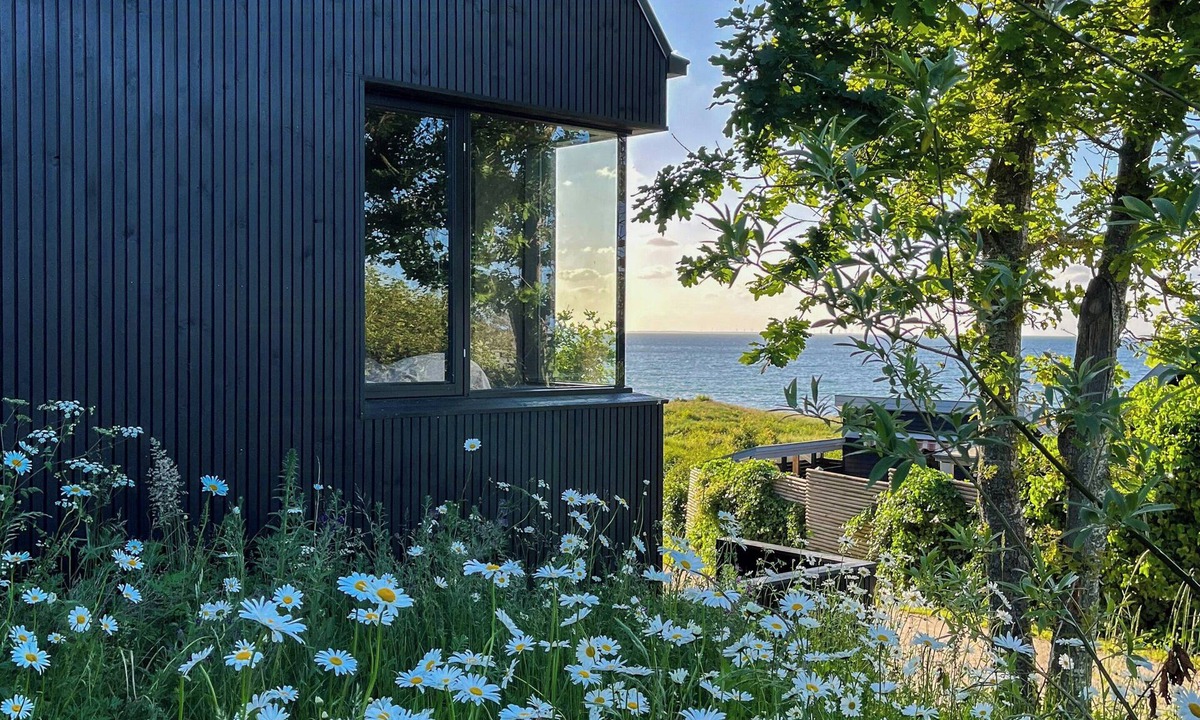 Norddjurs Municipality House | Beach-close summer house with panoramic view