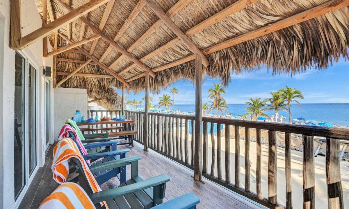 Hollywood Condo | Beach Condo 2BR + Efficiency on Hollywood Beach