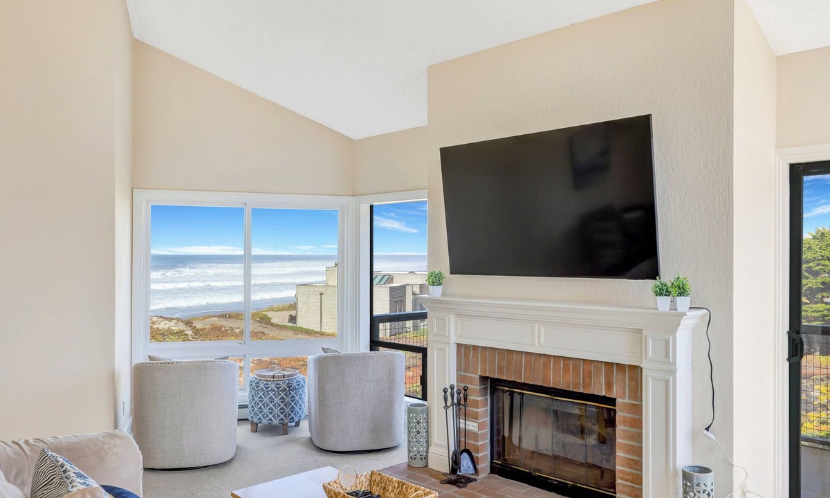 Watsonville Condo | Beach Condo Pelican 14