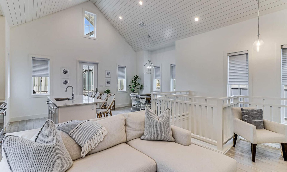 Cinnamon Shore Cottage | Beach Cottage on Sunset Park@Cinnamon Shore Near Great Amenities & Pizzeria