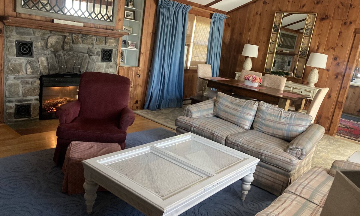 Saunderstown House | Beach Cottage shabby/chic comfortable home