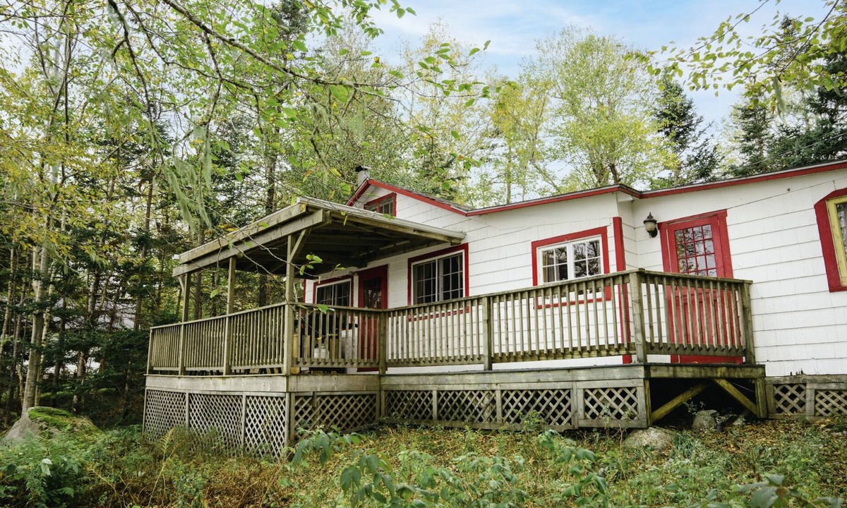 Hubbards Cabin | Beach Cottage - Yellow Birches - Hubbards Beach