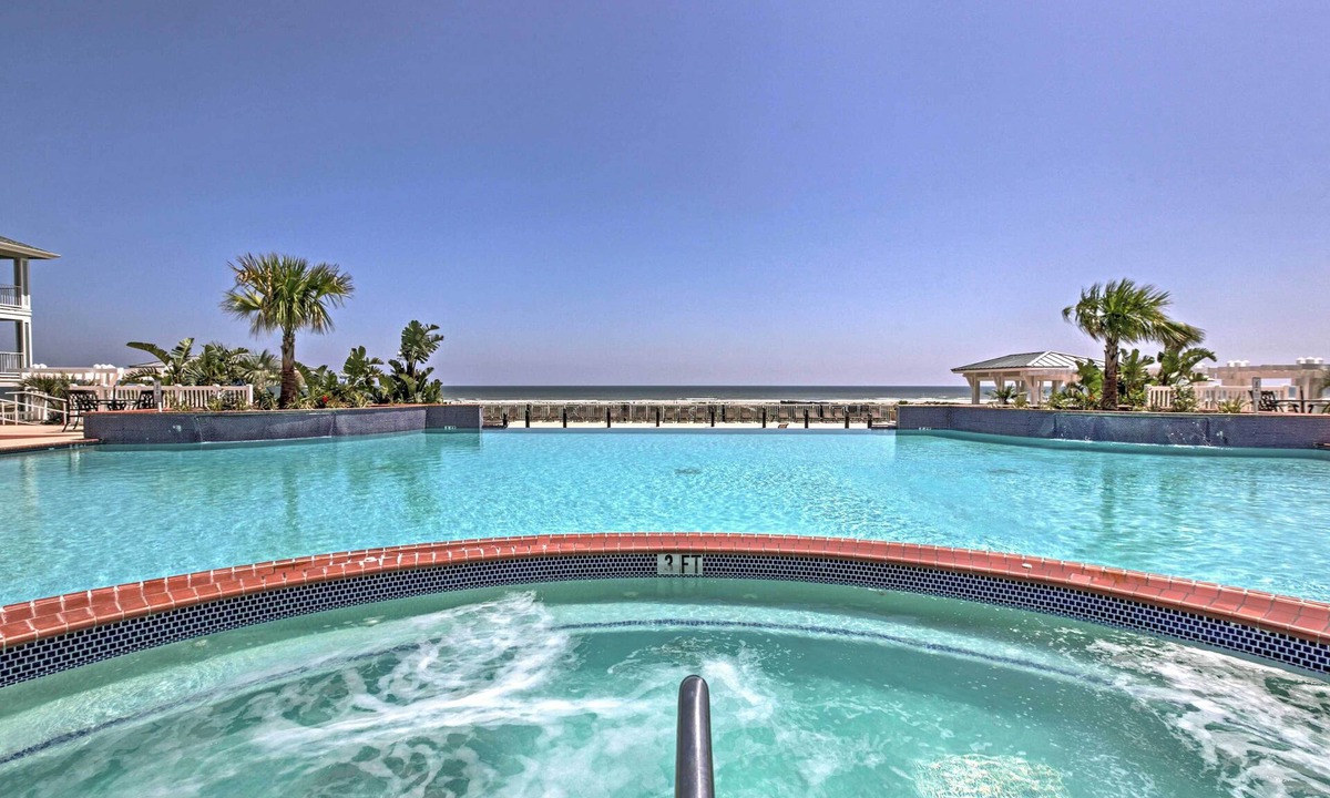 Red Fish Cove Apartment | Beach Days & Resort-style Fun! Galveston Retreat