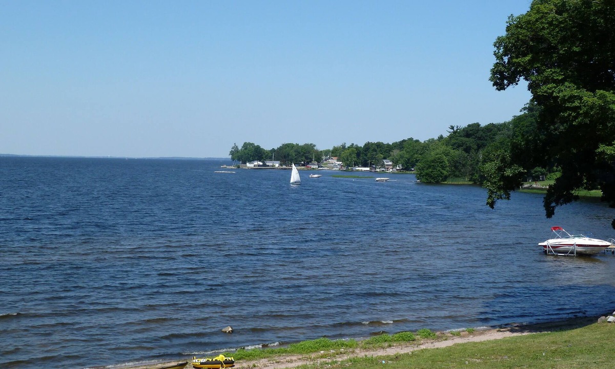 Cleveland Cottage | Beach, Dock, Deck, Amazing Views, Waterfront Cottage with Central air!