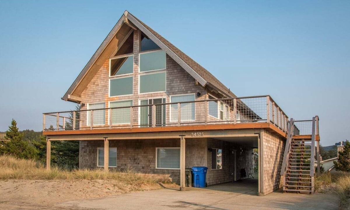 Kiwanda Shores House | Beach Dreamer-Updated, beautiful beach views
