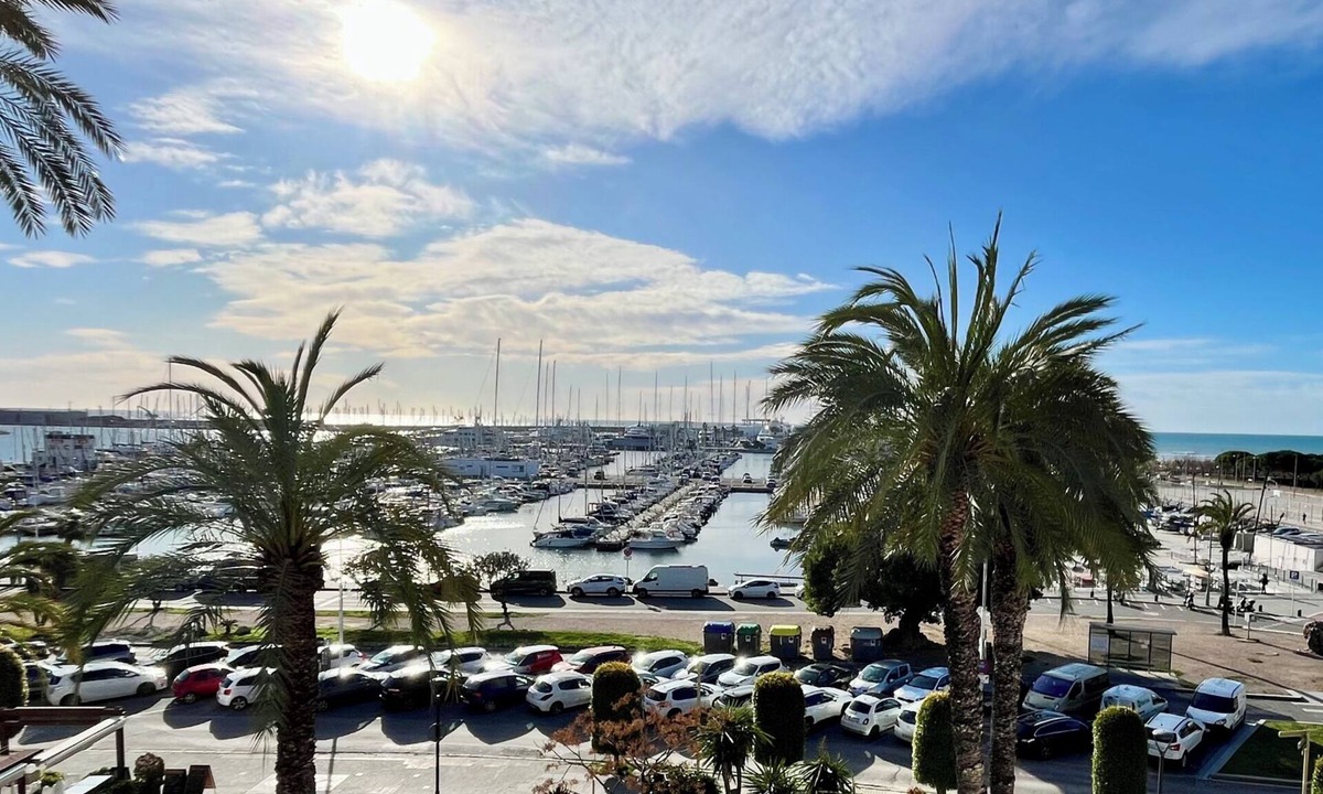 Vilanova I la Geltru Apartment | Beach Front, Sea Views - Fist Line Entire Flat 3bedrooms- 2.5 bath