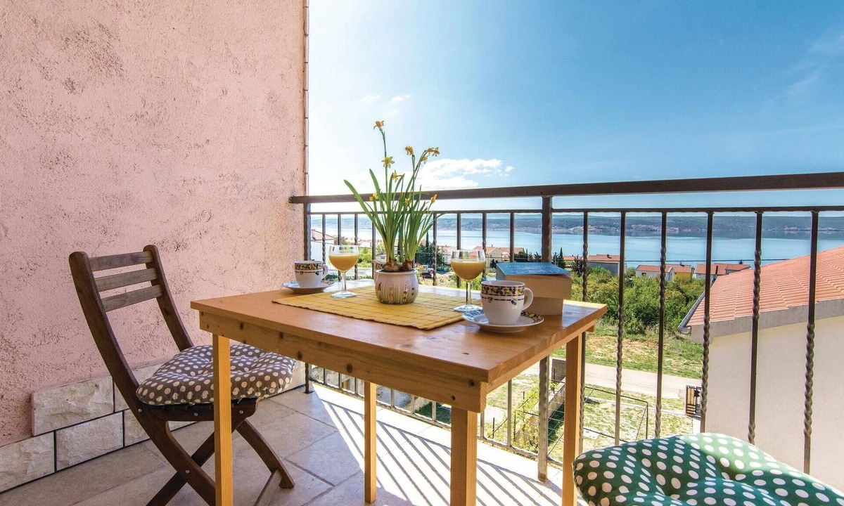 Maslenica Apartment | Beach front apartment in Maslenica