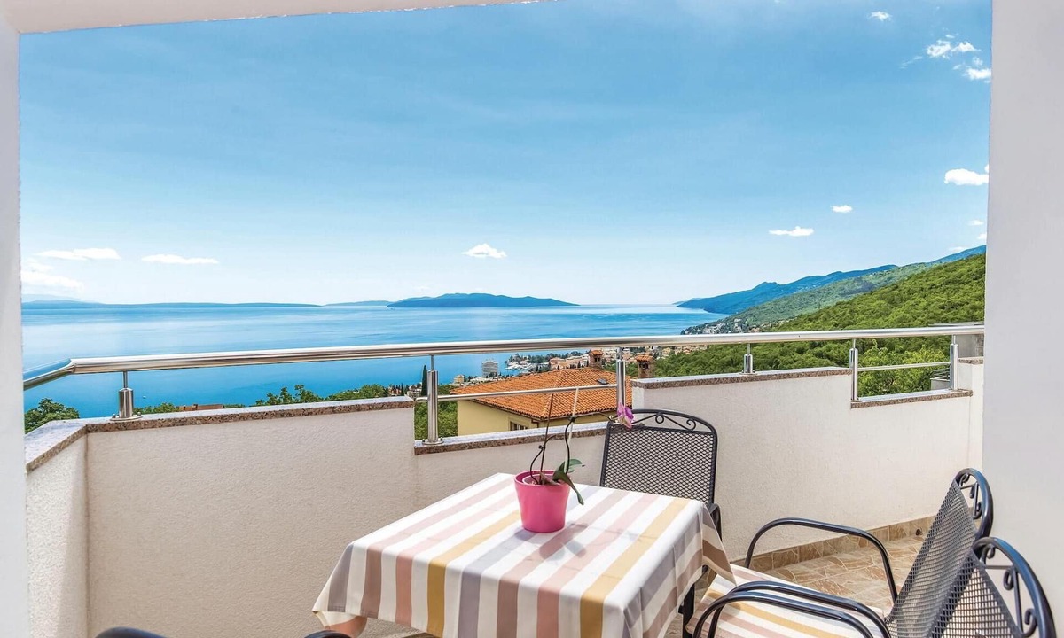 Pobri Apartment | Beach front apartment in Matulji