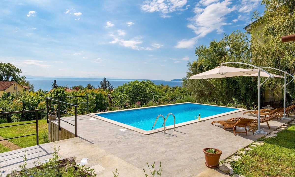 Ika Apartment | Beach front apartment in Lovran