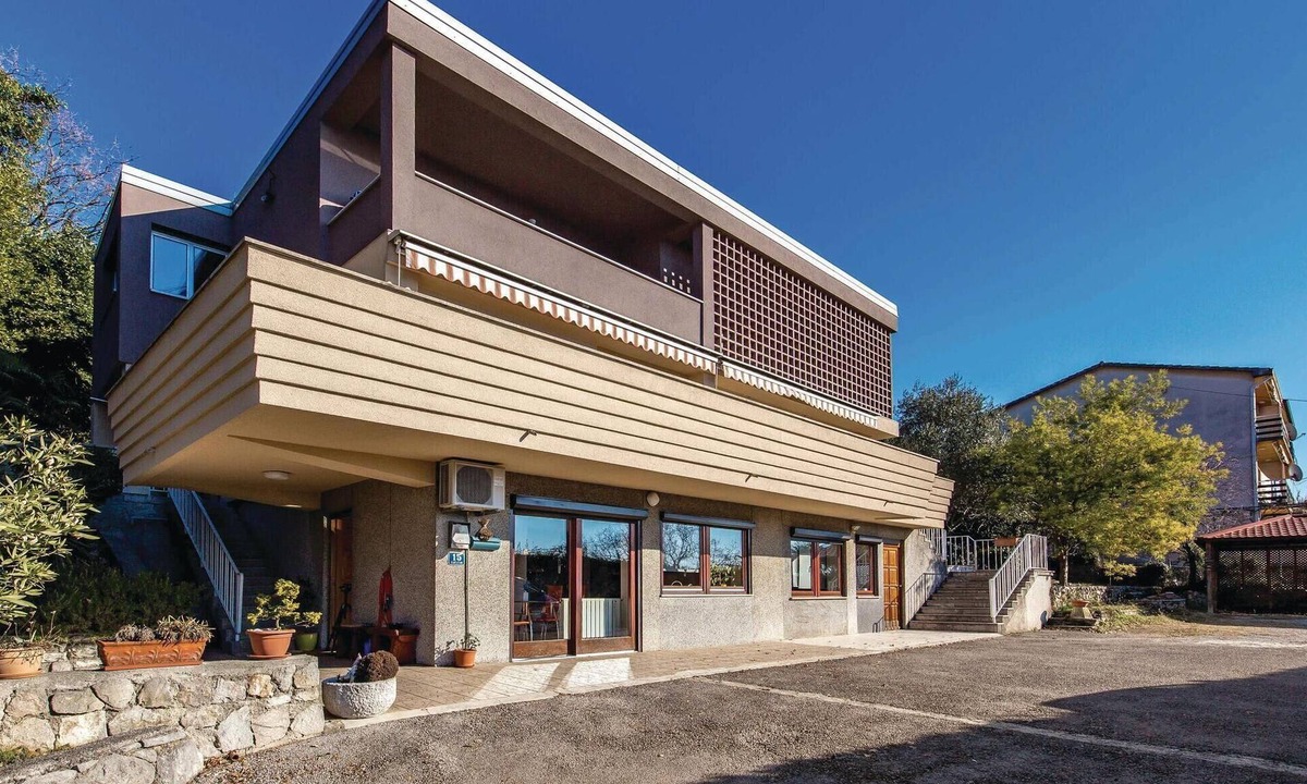 Sarsoni Apartment | Beach front apartment in Rijeka with WiFi