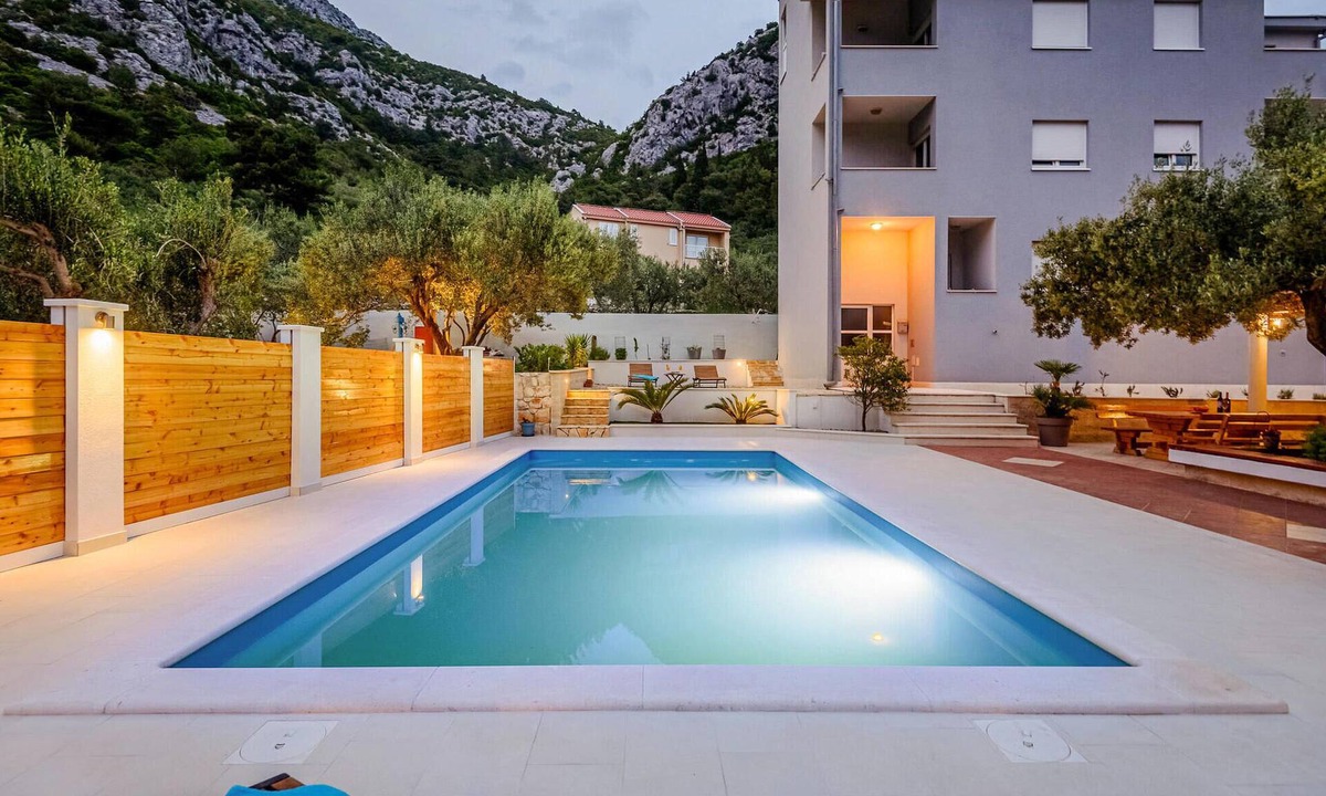 Klek Apartment | Beach front apartment in Klek